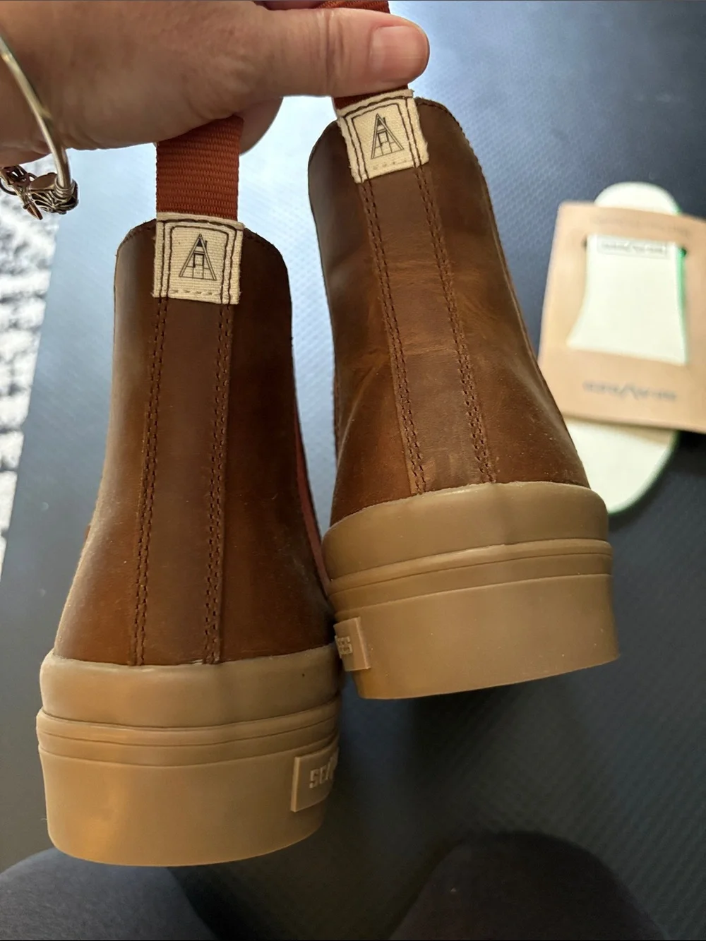 Mens SeeVees Beyond and Back boot size 10.